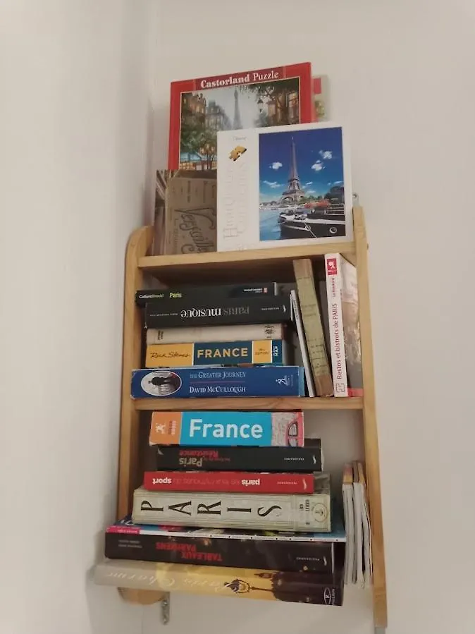 Apartment Petite Maison: Charming Self-Clean Stay in Prime Location Paris France